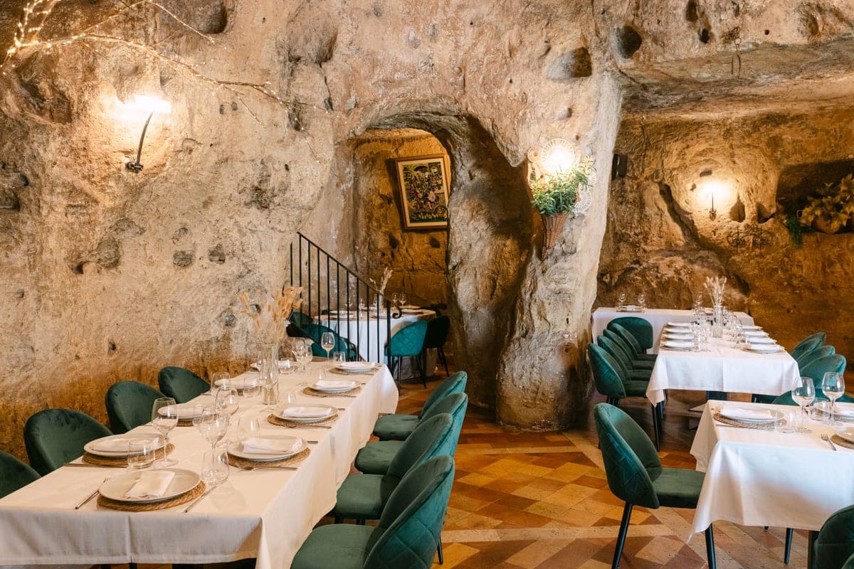 La sala — Madonna della Stella 5